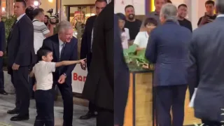 Shavkat Mirziyoyev Andijon ko‘chalarida aholi bilan muloqot qildi