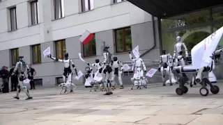 Varshavada robotlar suniy intellektni tartibga solishni talab qildi