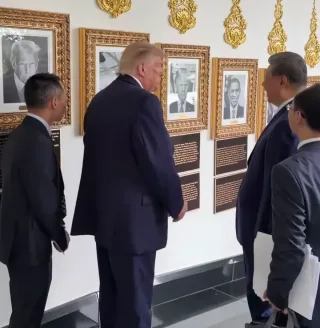 Tramp va Si Szinpin uchrashuvidagi noodatiy diplomatik holat