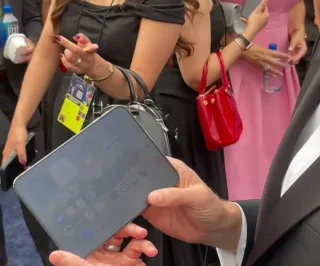 Yangi iPhone Duo ekranidagi texnik nuqson aniqlandi