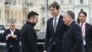 Tramp vakillari Kiyevda Zelenskiy bilan urushni to‘xtatishni muhokama qildi