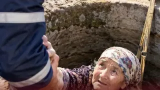 Chustda quduqqa tushib ketgan ayol qutqarib olindi