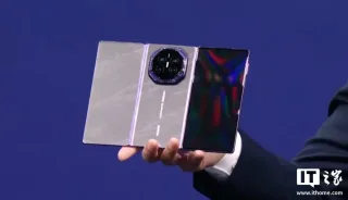 Huawei uch qismli buklanuvchi smartfonining yangi avlodini taqdim etdi