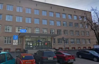 Sankt-Peterburgda qurollangan shaxs shifokorni garovga olib qochdi