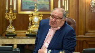 Fransiya Alisher Usmonovga nisbatan sanksiyalarni bekor qilishni taklif qildi