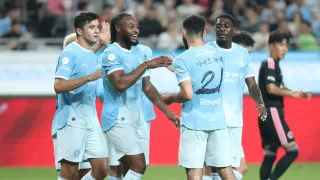 Manchester Yunayted Rayan Ait-Nuri uchun rasmiy taklif bilan chiqdi