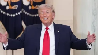 Tramp 20 million amerikalik uchun yangi moliyaviy yordam e’lon qildi
