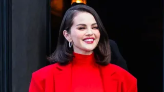Selena Gomes elektron sigaretalar ovoziga zarar yetkazganini ma’lum qildi