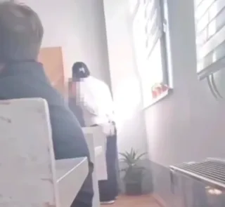 Jomboydagi maktabda o‘qituvchi o‘quvchiga nisbatan kuch ishlatdi