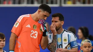 Emiliano Martines Messining terma jamoadan ketishi haqida fikr bildirdi