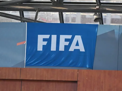 FIFA milliy chempionat o'yinlarini xorijda o'tkazishga ruxsat berishi mumkin
