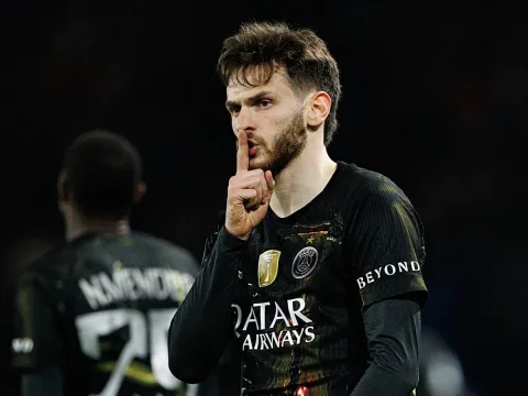 "Arsenal" Kvarasxeliya va Gordon nomzodlari orasidan birini tanlaydi