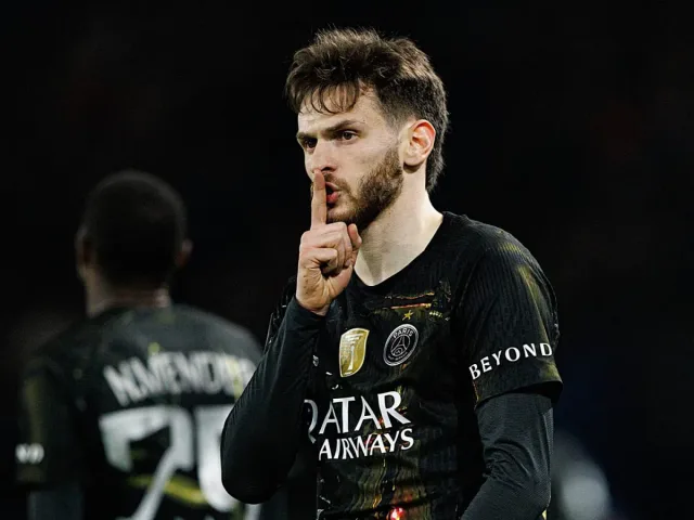 "Arsenal" Kvarasxeliya va Gordon nomzodlari orasidan birini tanlaydi
