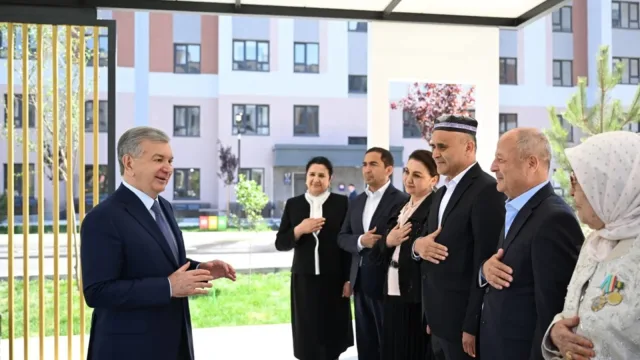 Prezident Qo'qondagi "Yangi O'zbekiston" massividagi bunyodkorlik ishlari bilan tanishdi