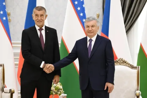 Mirziyoyev va Babish savdo hajmini 1 mlrd dollarga yetkazishga kelishdi
