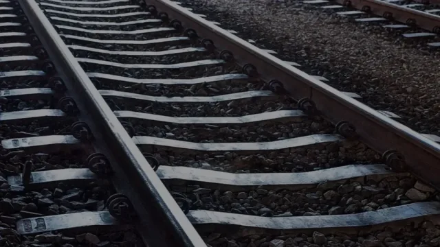 Toshkentda yuk poyezdi 22 yoshli yigitni urib yubordi