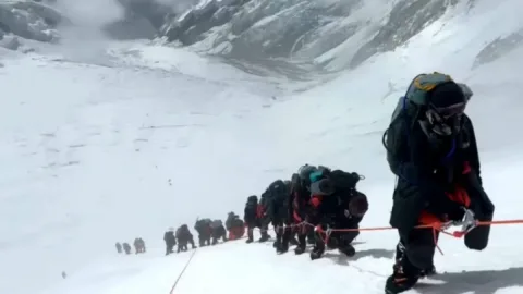 Nepalda turizm sohasidagi yirik sug'urta firibgarligi fosh etildi