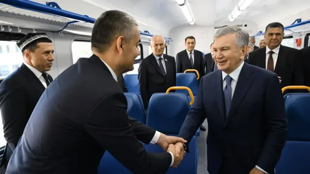 Farg'ona vodiysida yangi elektropoyezd qatnovi yo'lga qo'yildi