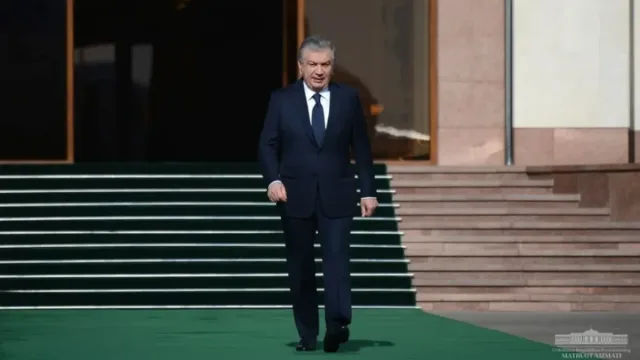Mirziyoyev Farg'ona viloyatiga amaliy tashrif bilan jo'nab ketdi