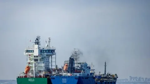 AQSh Isroilga bir sutkada 6 500 tonna harbiy yuk yetkazdi