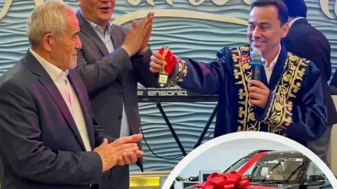 Davron Ahmedov tug'ilgan kunida otasiga avtomobil sovg'a qildi