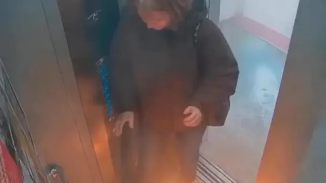 Surgutda liftga chiqqan qizning sumkasida pauerbank yonib ketdi