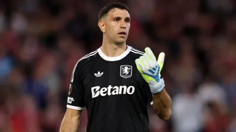 Emiliano Martines Aston Villa bilan kelishmovchilik fonida Yuventusga o‘tmoqda