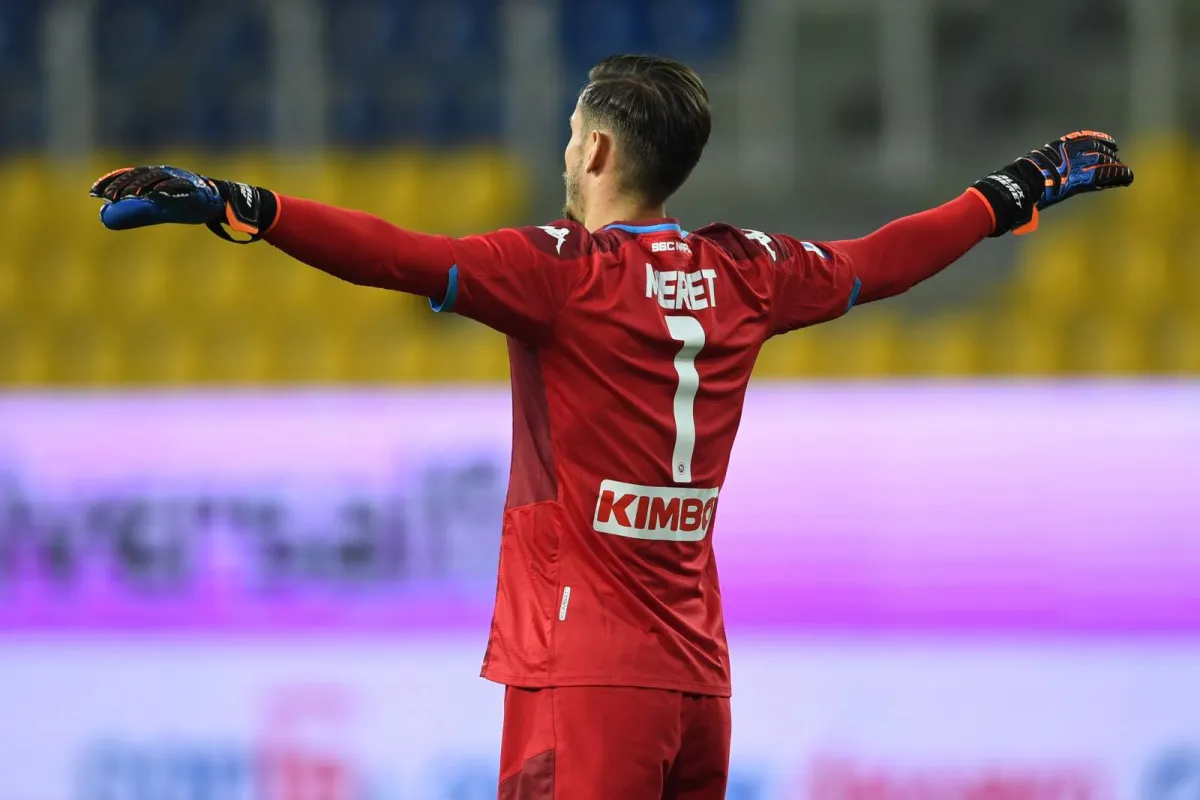 Darvozabon Meret yozda “Napoli”ni tark etishi mumkin