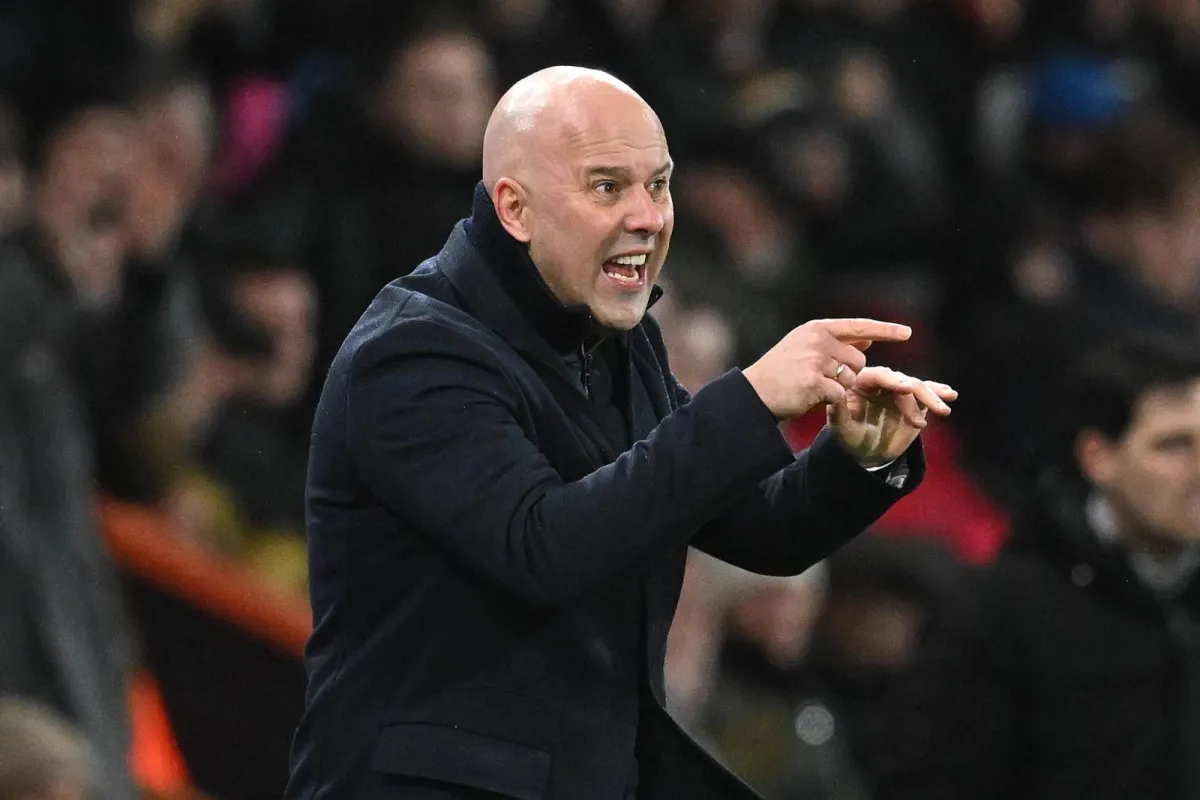 Arne Slot "Liverpul"ni Chempionlar ligasidan chiqarib yuborilganidan keyin kuchaytirish haqida gapirdi