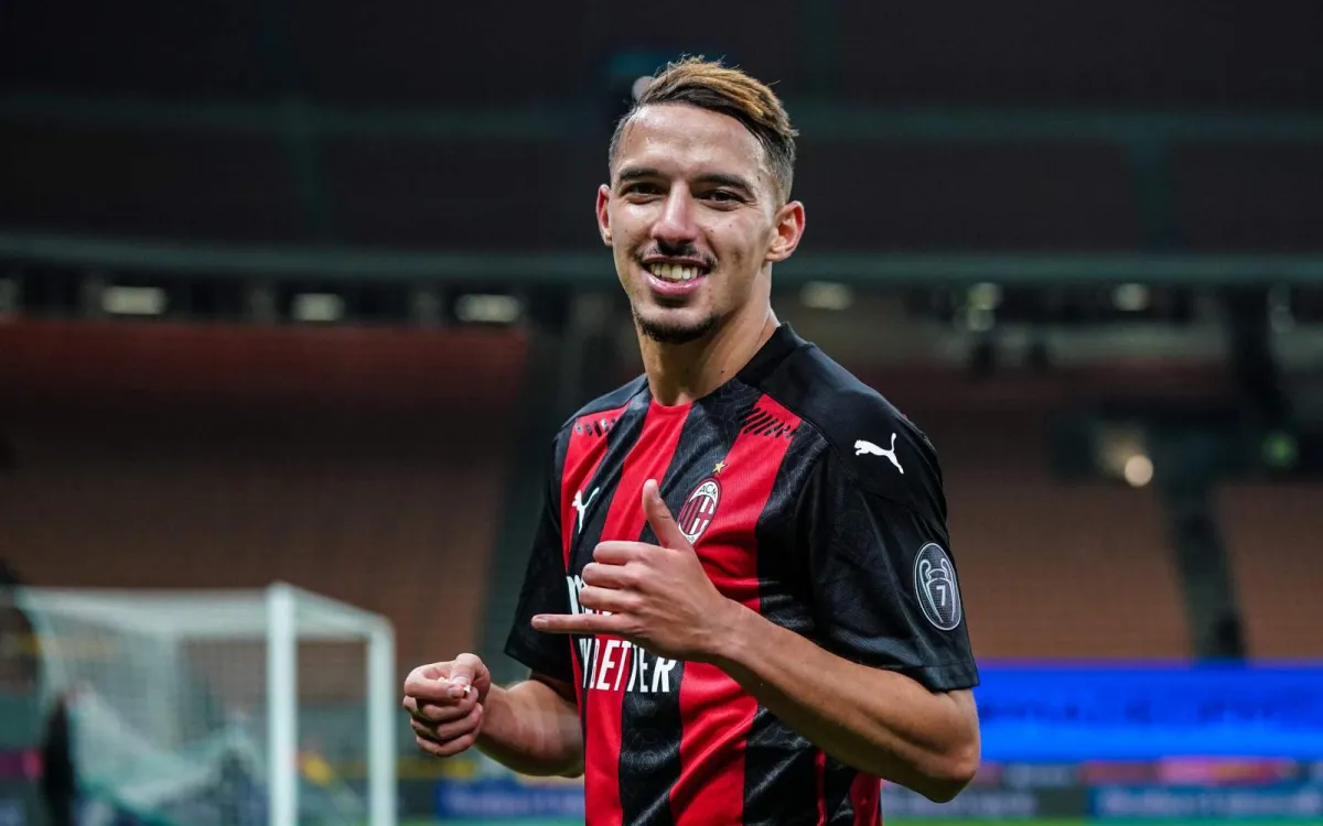 Bennaser "Dinamo"dagi muvaffaqiyatsiz ijaradan so'ng "Milan"ga qaytmoqda