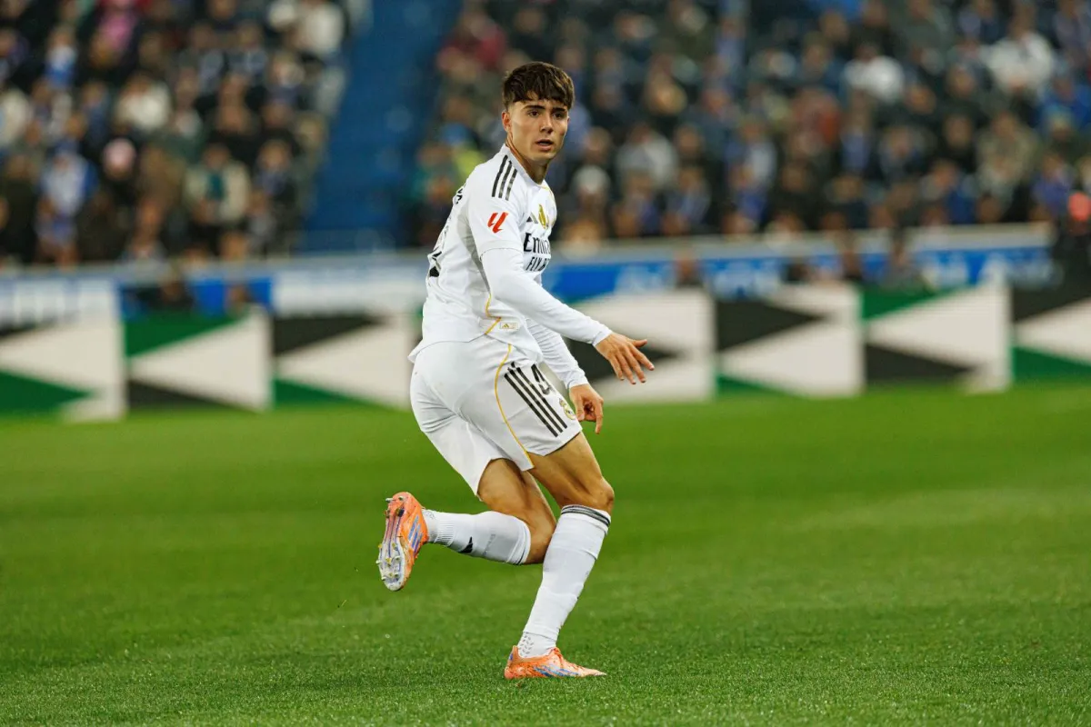 «Ayntraxt» «Real Madrid» himoyachisini sotib olish bo'yicha muzokaralarni boshladi