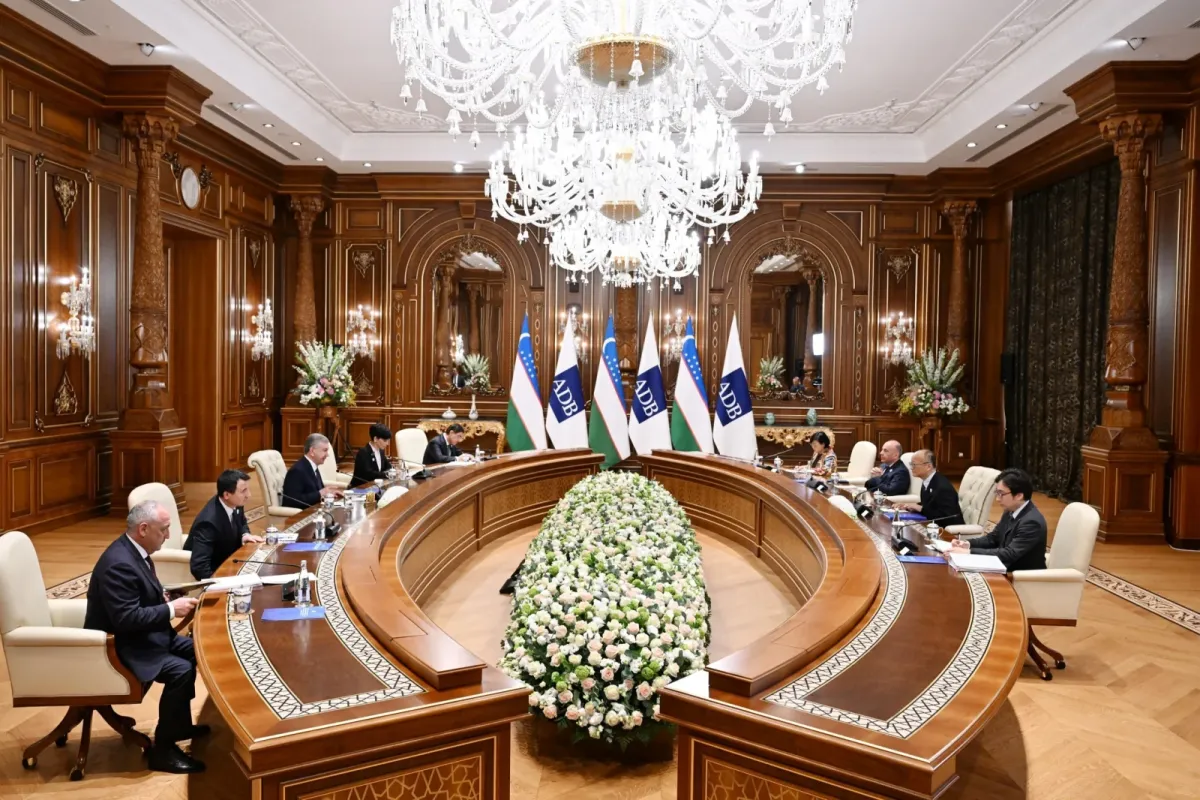 Mirziyoyev Samarqandda Osiyo taraqqiyot banki delegatsiyasini qabul qildi