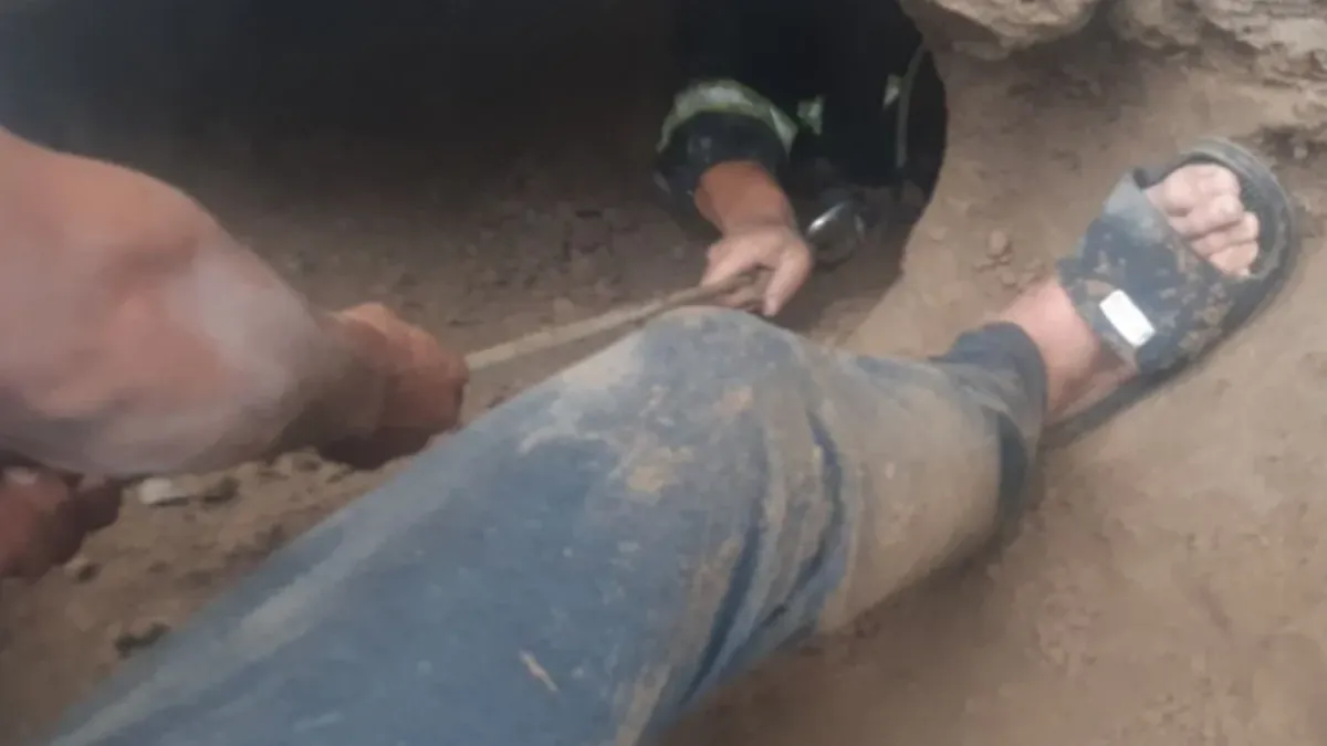 Namanganda qutqaruvchilar hojatxonaga tushib ketgan bolani qutqarib qoldi