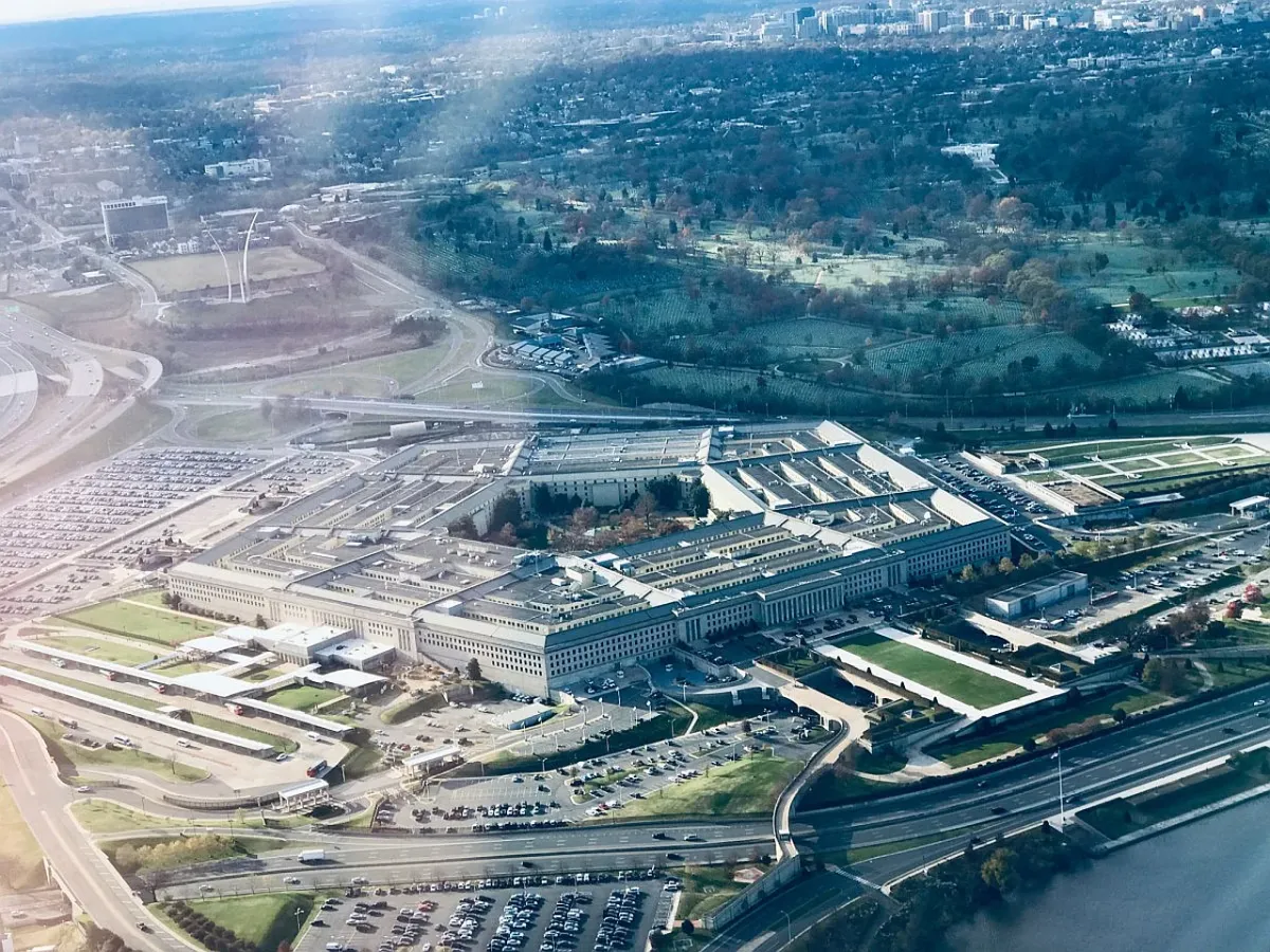 Pentagon yopiq tarmoqlarda sun'iy intellekt texnologiyalarini joriy etadi