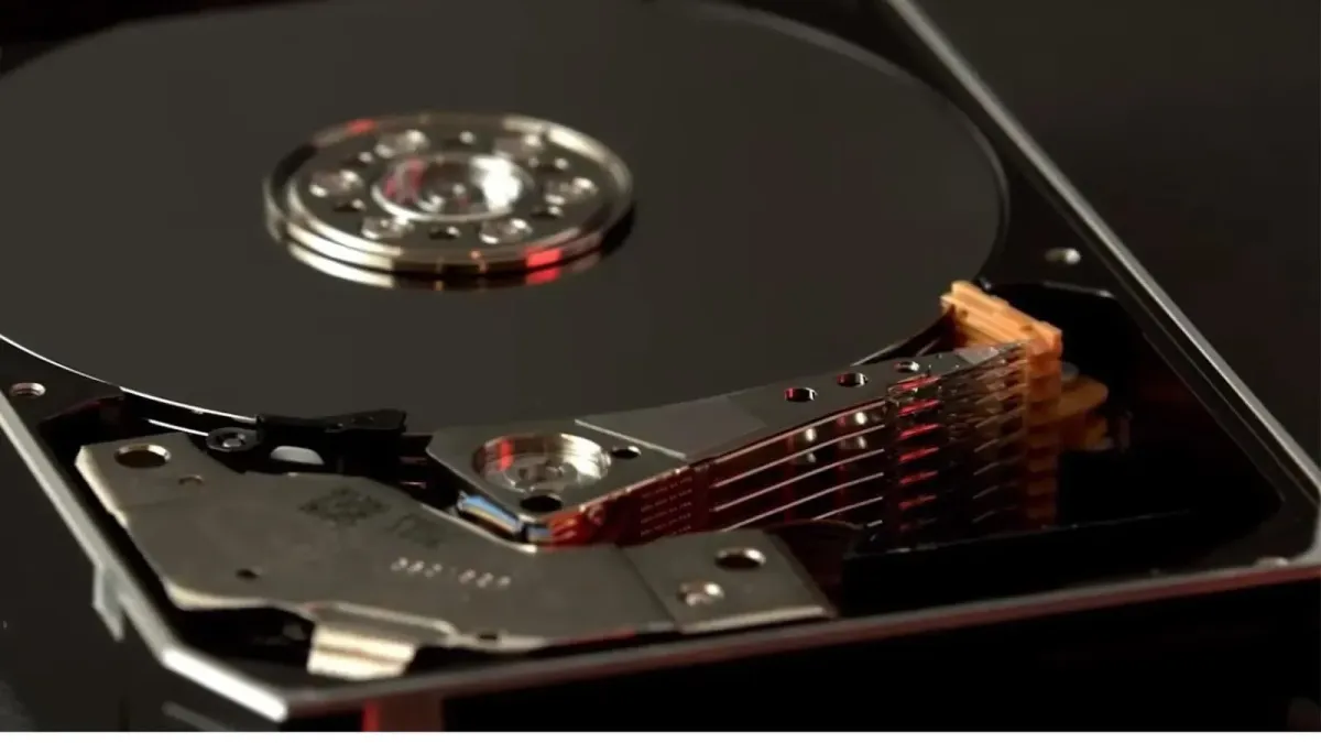 SanDisk sun'iy intellekt sababli besh yillik shartnomalarga o'tdi
