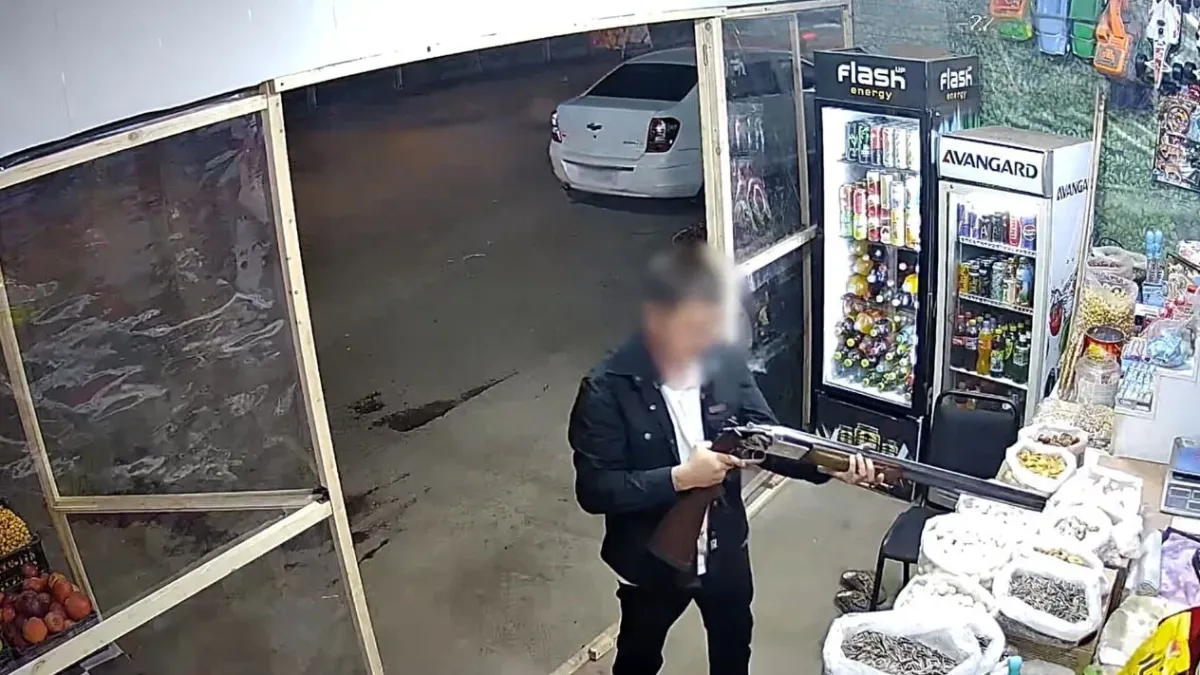Ohangaron tumanida xotiniga miltiq bilan hujum qilgan erkak qamaldi