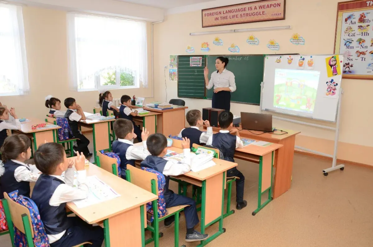 O'zbekistonda o'qituvchilar maoshi bo'yicha vazirlik izohi bahslarga sabab bo'ldi