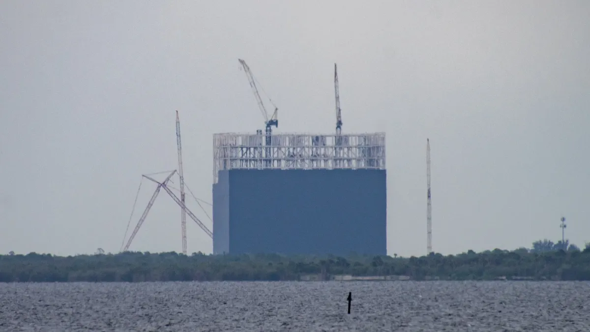 SpaceX kompaniyasining Gigabay zavodlari qurilishidan yangi fotoreportaj