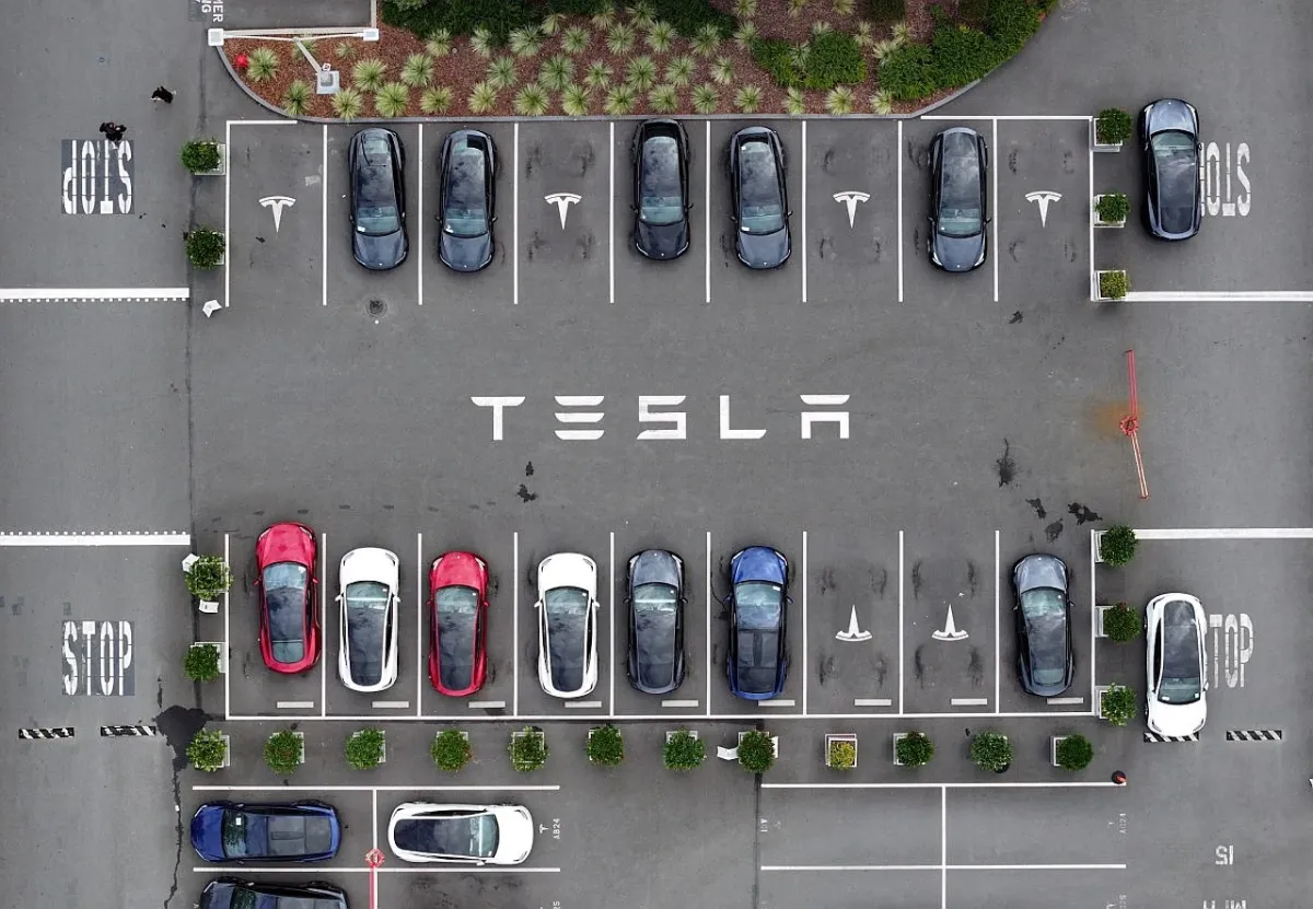 Tesla avtopilot tizimi bilan bog'liq sud ishini yakunladi