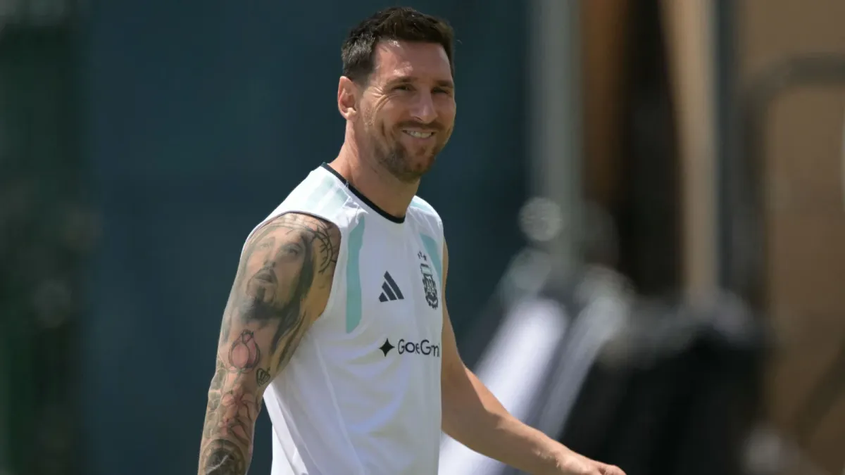 Argentinada Lionel Messi sharafiga ulkan haykal qad rostladi