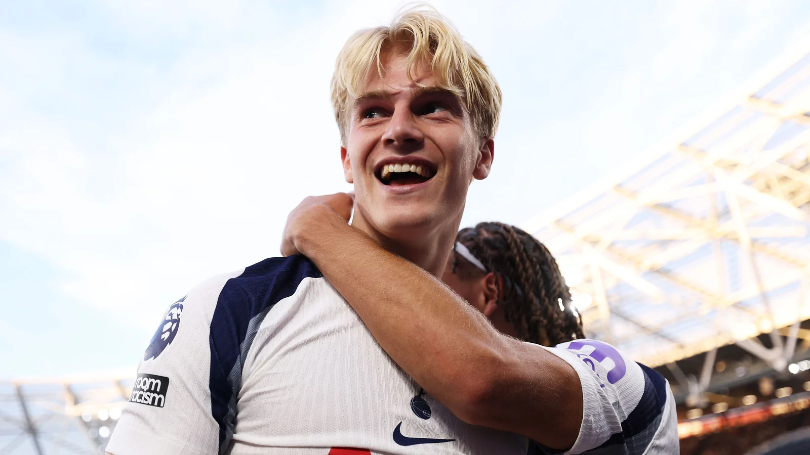 Lukas Bergvall Tottenxemni tark etish niyatini ma’lum qildi