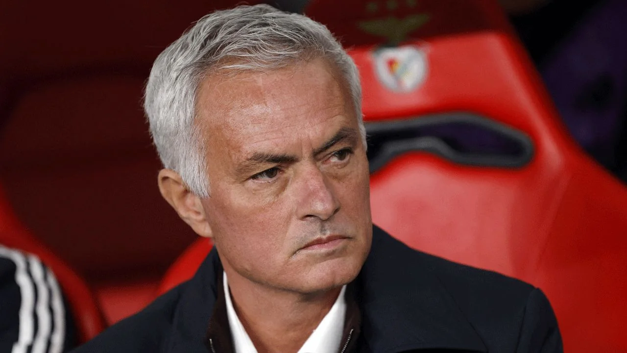 Joze Mourinyo Real Madrid bilan shartnoma imzolash uchun Ispaniyaga ketdi