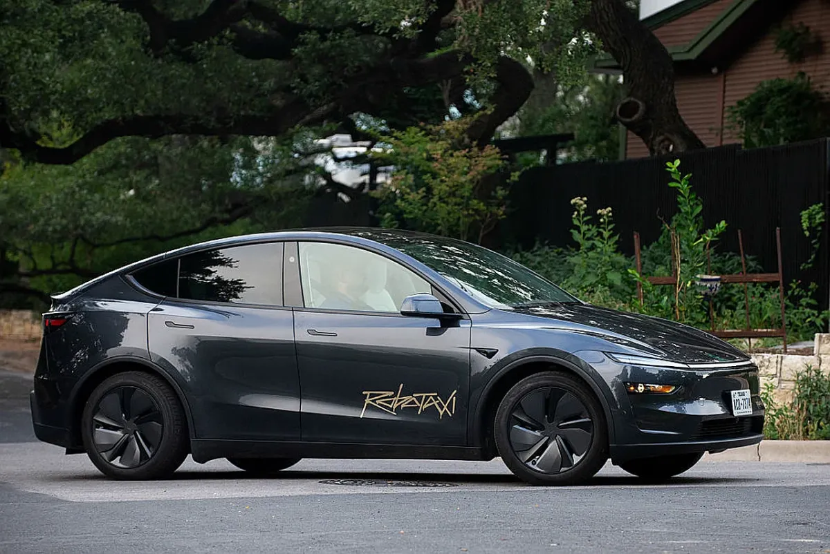 Tesla Robotaxi loyihasida kutilmagan pasayish kuzatildi