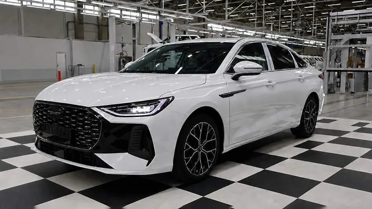 Sankt-Peterburgdagi sobiq Toyota zavodida Tenet A8 avtomobillari ishlab chiqarilmoqda