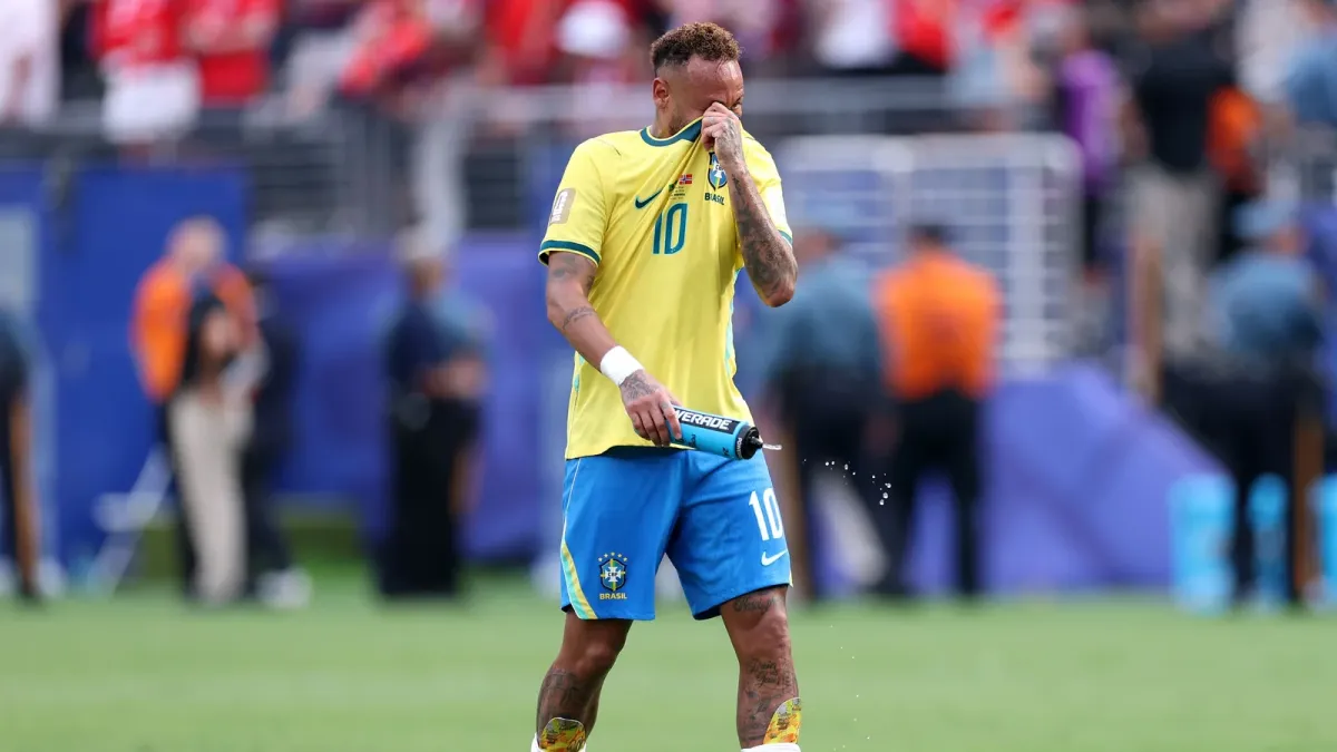 Neymar Orlandoda nogironlar aravachasida ko'rinish berishi xavotir uyg'otdi