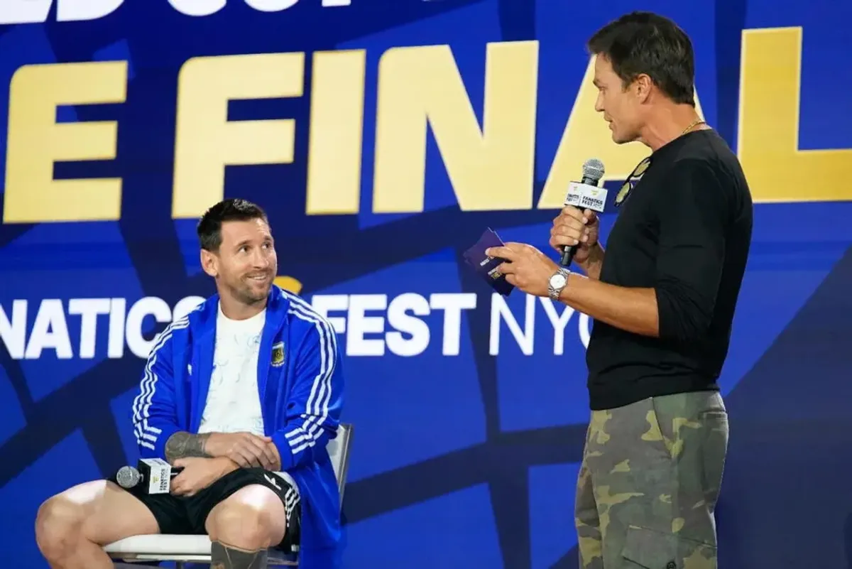 Lionel Messi jahon chempionati finali uchun maxsus butsalarni namoyish etdi