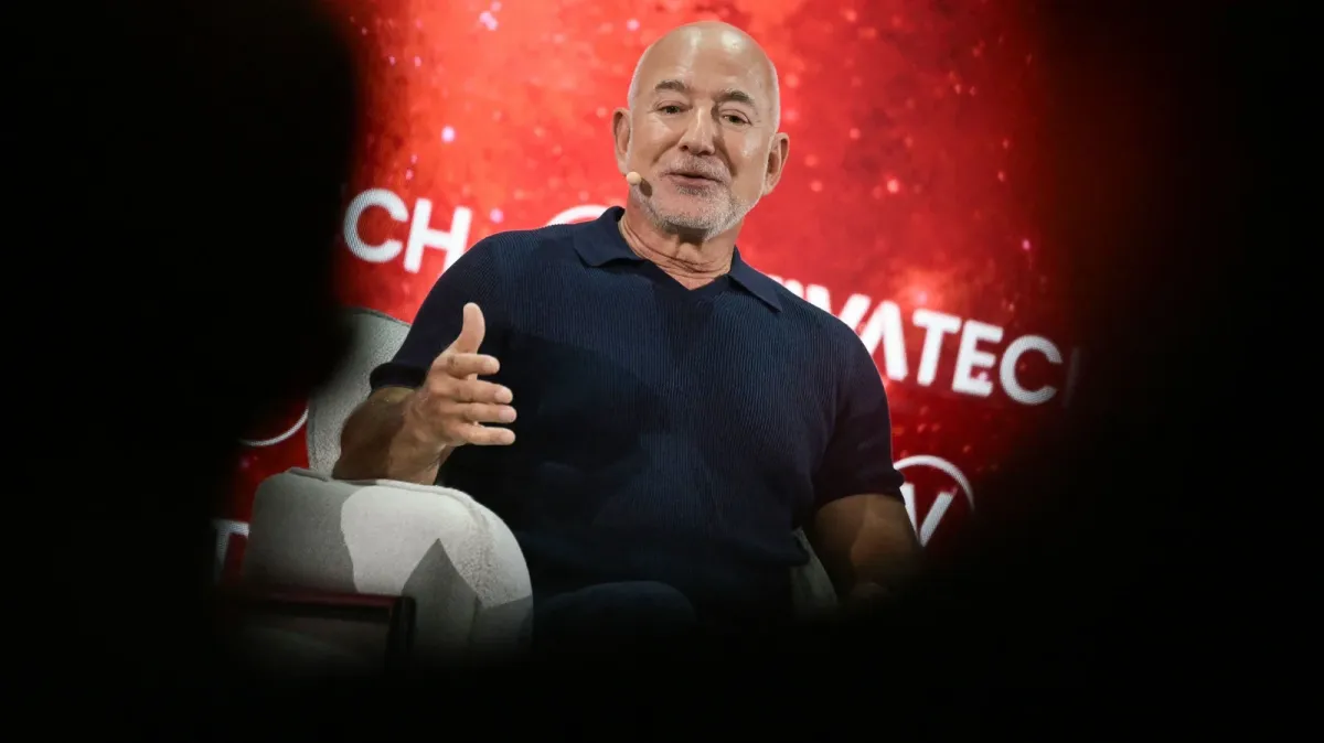 Jeff Bezos Liverpul klubi aksiyalarini sotib olishi mumkin