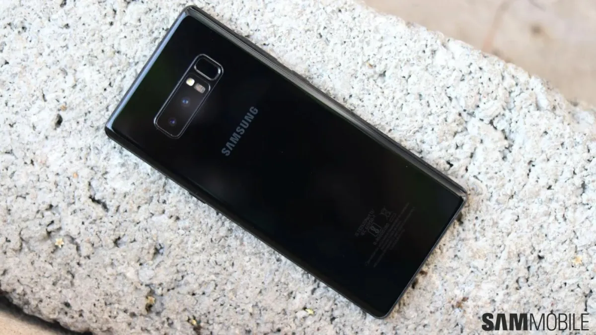 Samsung eski Galaxy modellariga kutilmagan dasturiy yangilanish chiqardi