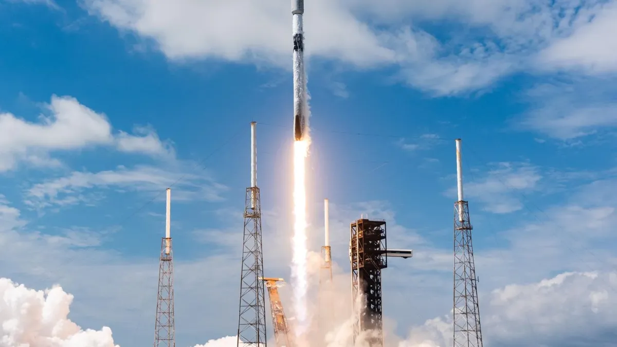 SpaceX orbitaga yana yigirma to‘qqizta Starlink yo‘ldoshini chiqardi