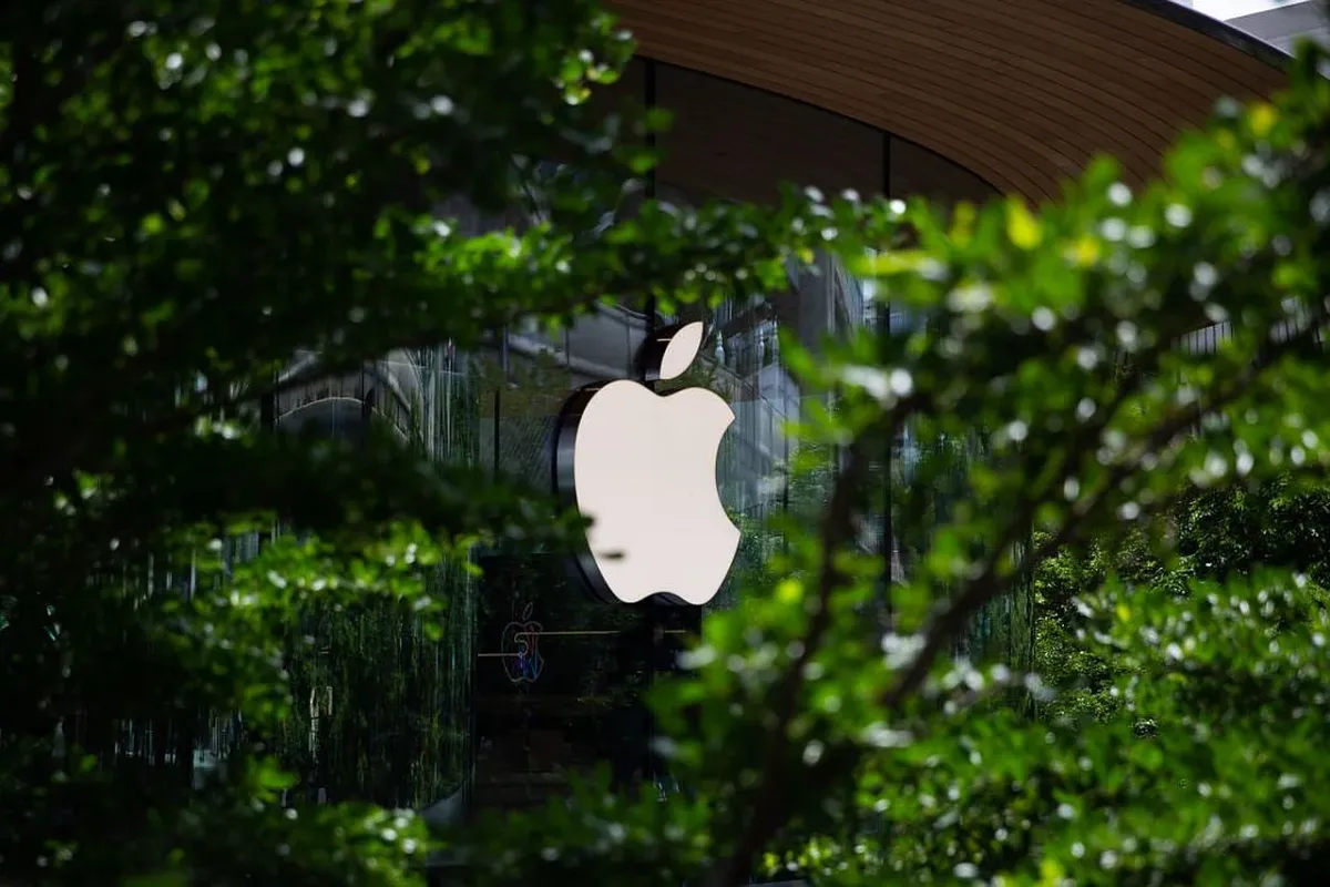 Apple do‘konlari asoschisi sun’iy intellekt xaridlariga shubha bilan qaramoqda